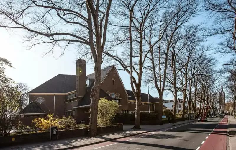 Illustrative campus setting for École Sainte Jeanne d'Arc in Dakar