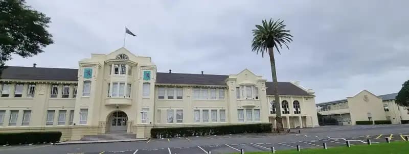 Illustrative campus setting for Colegio San Gabriel in Quito