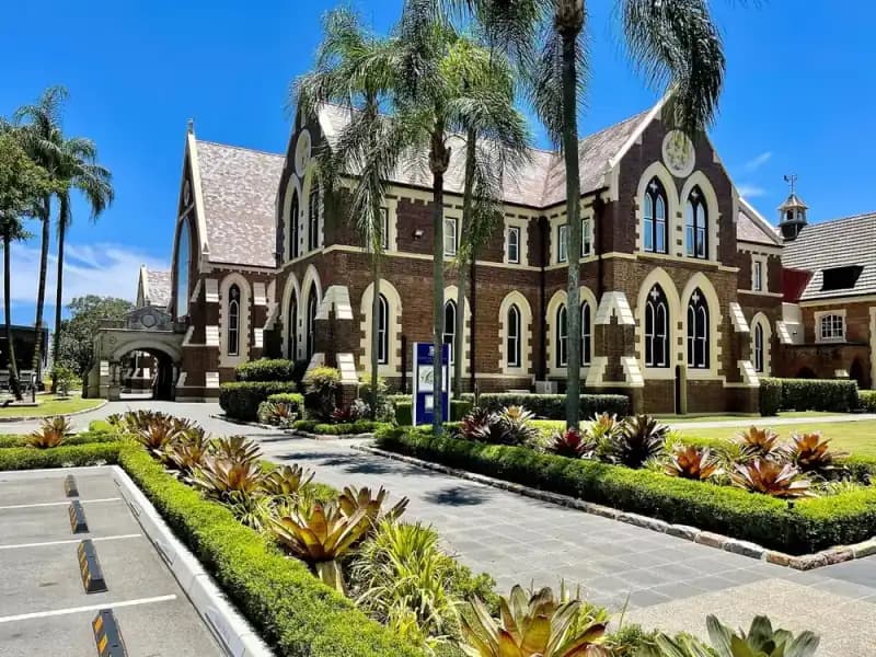 Illustrative campus setting for Colegio Theodoro Hertzl in Medellin