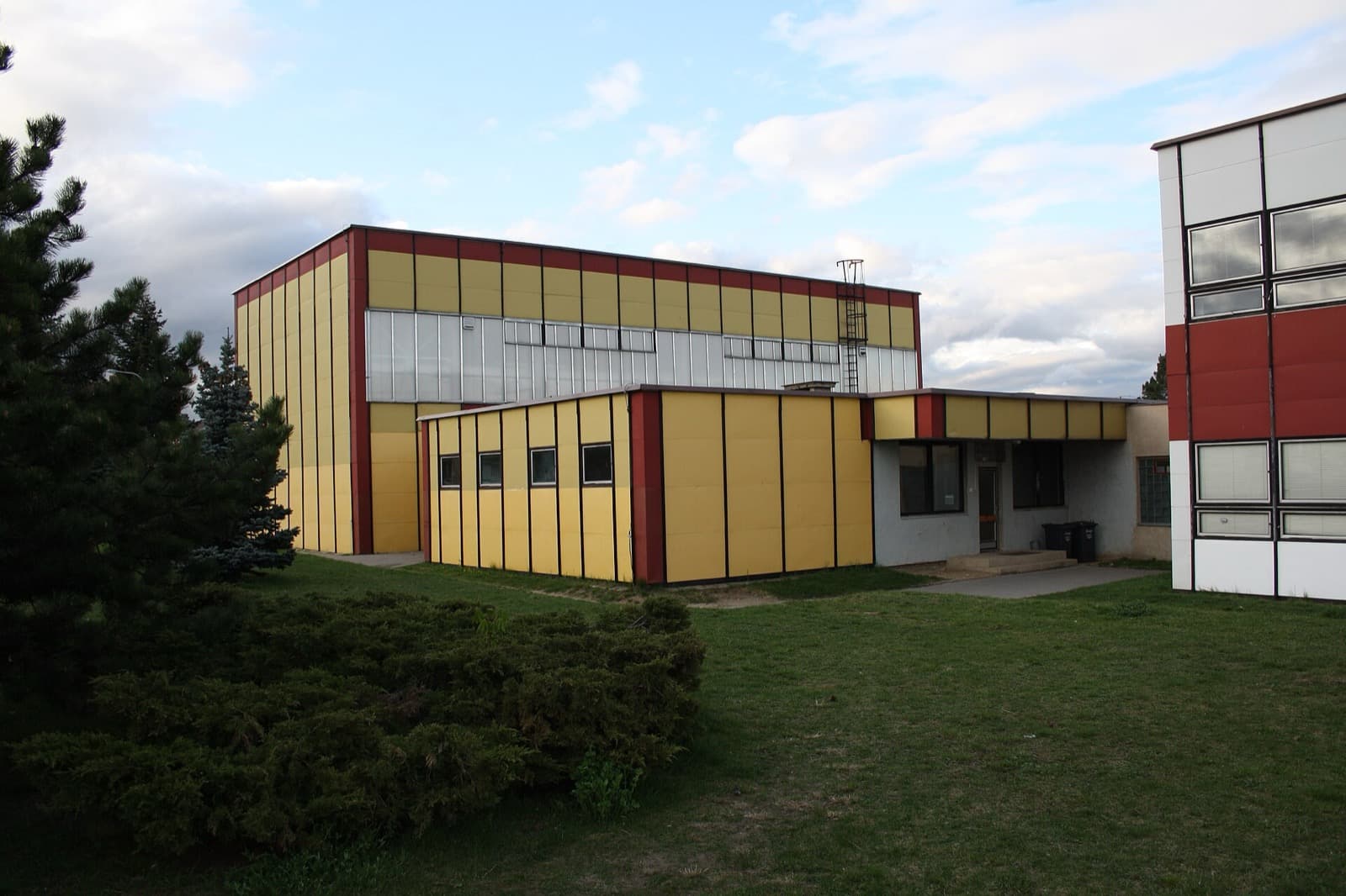 Colegiul Național Mihai Viteazul Colegiul Național Mihai Viteazul campus in Bucharest, Romania