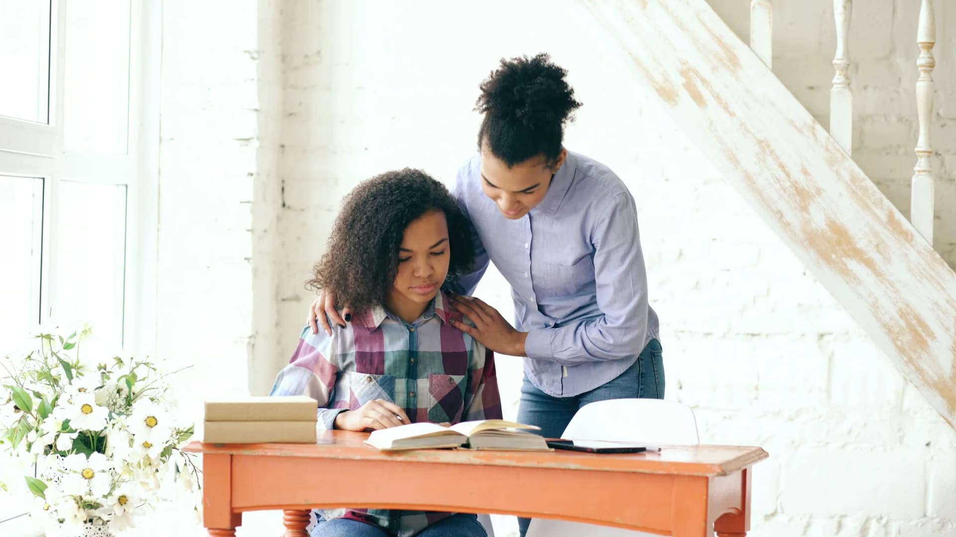 Vendor evaluation guide to academics, curriculum, and lesson planning Illustrative school scene for Vendor evaluation guide to academics, curriculum, and lesson planning