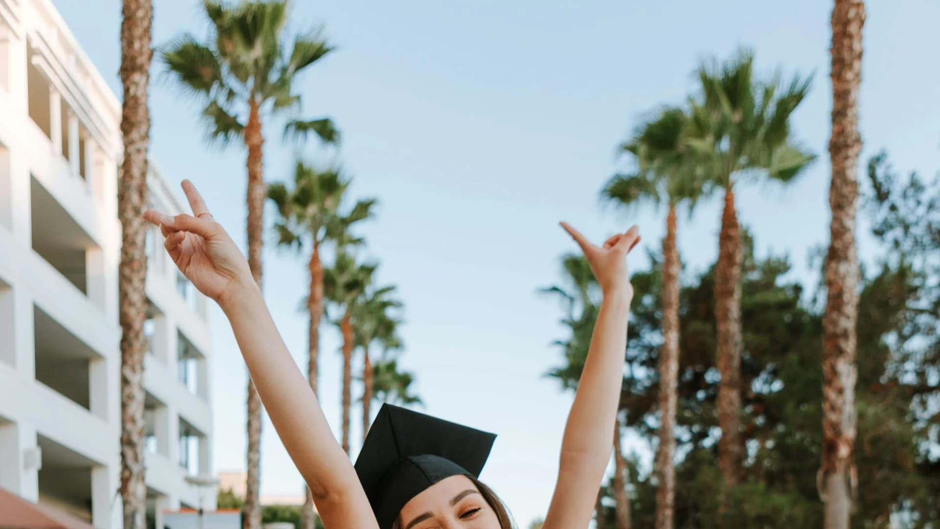 Data-retention questions for admissions and enrollment Illustrative school scene for Data-retention questions for admissions and enrollment