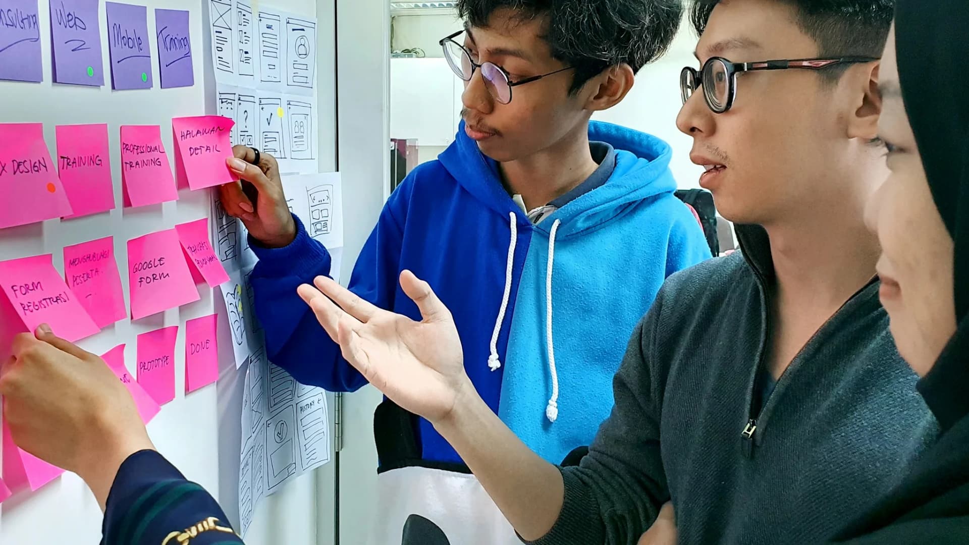 Reporting requirements for school management, ERP, and SIS Illustrative school scene for Reporting requirements for school management, ERP, and SIS