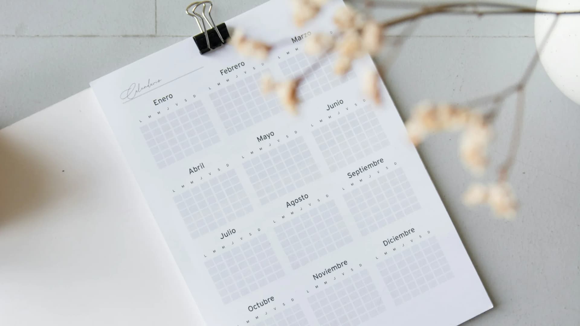 Mistakes to avoid when planning academics, curriculum, and lesson planning Illustrative school scene for Mistakes to avoid when planning academics, curriculum, and lesson planning
