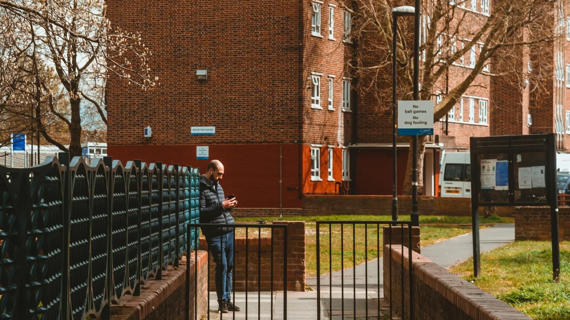 What families expect from admissions and enrollment Illustrative school scene for What families expect from admissions and enrollment