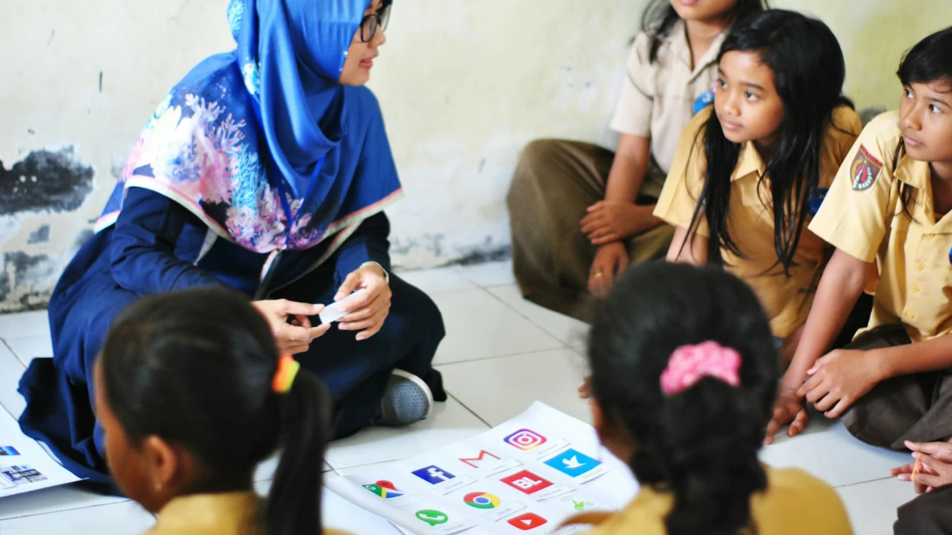 How multi-campus teams coordinate parent portals and family communication Illustrative school scene for How multi-campus teams coordinate parent portals and family communication