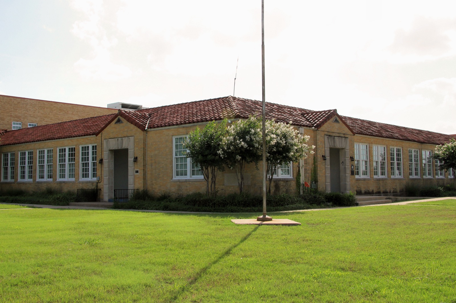 Shahid Beheshti High School campus in Isfahan